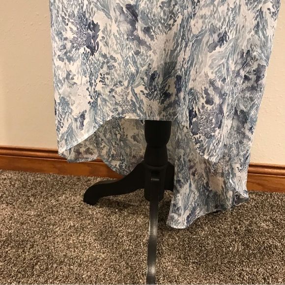 Old Navy Blue and White Maxi Dress - Picture 5 of 11